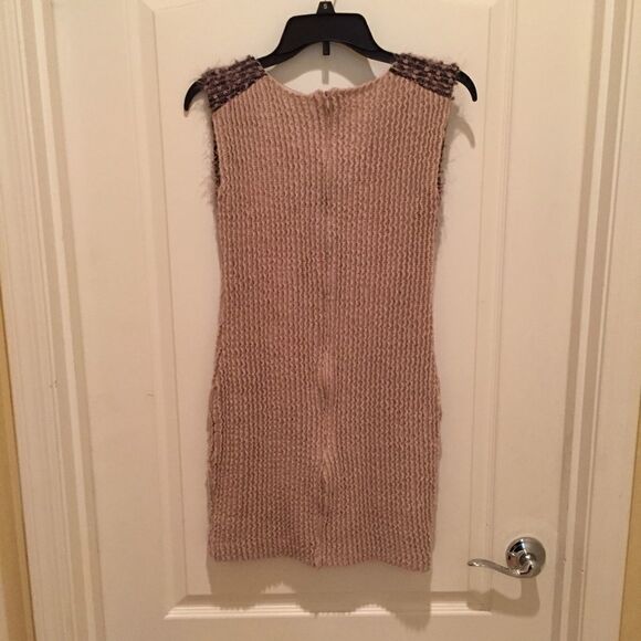 Fuzzy Sleeveless Dress   - Picture 6 of 8